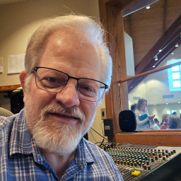 [Photo of Scott Robinson]